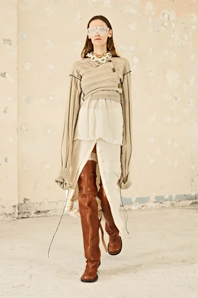 Look 10